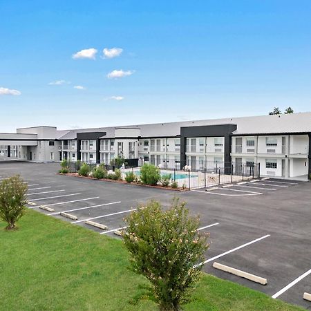 Baymont By Wyndham Beaumont Hotel Екстериор снимка