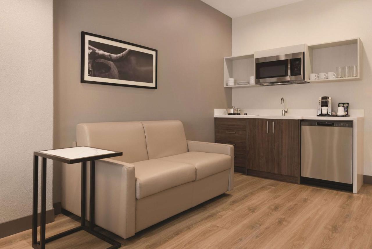 Baymont By Wyndham Beaumont Hotel Екстериор снимка