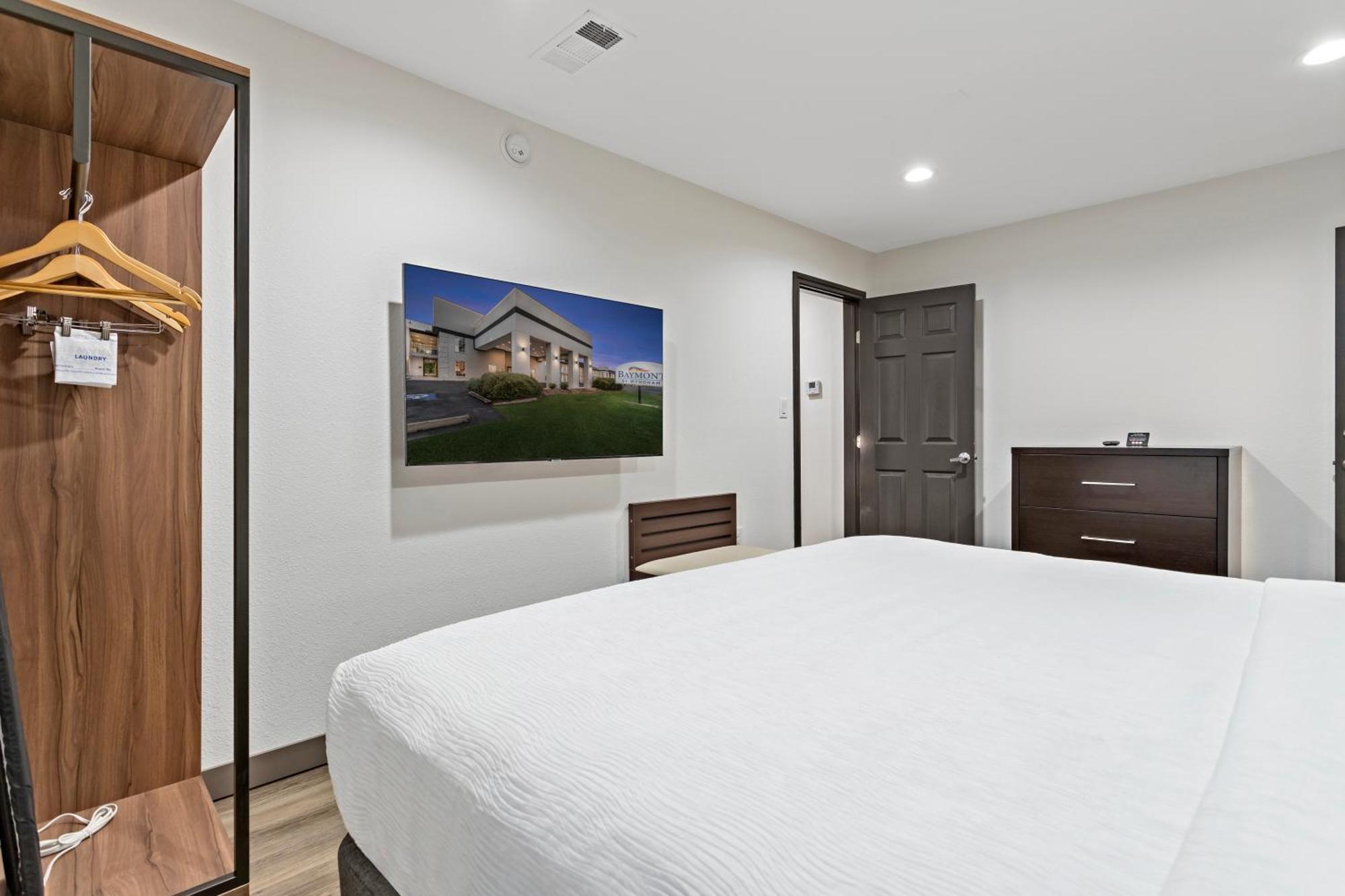 Baymont By Wyndham Beaumont Hotel Екстериор снимка