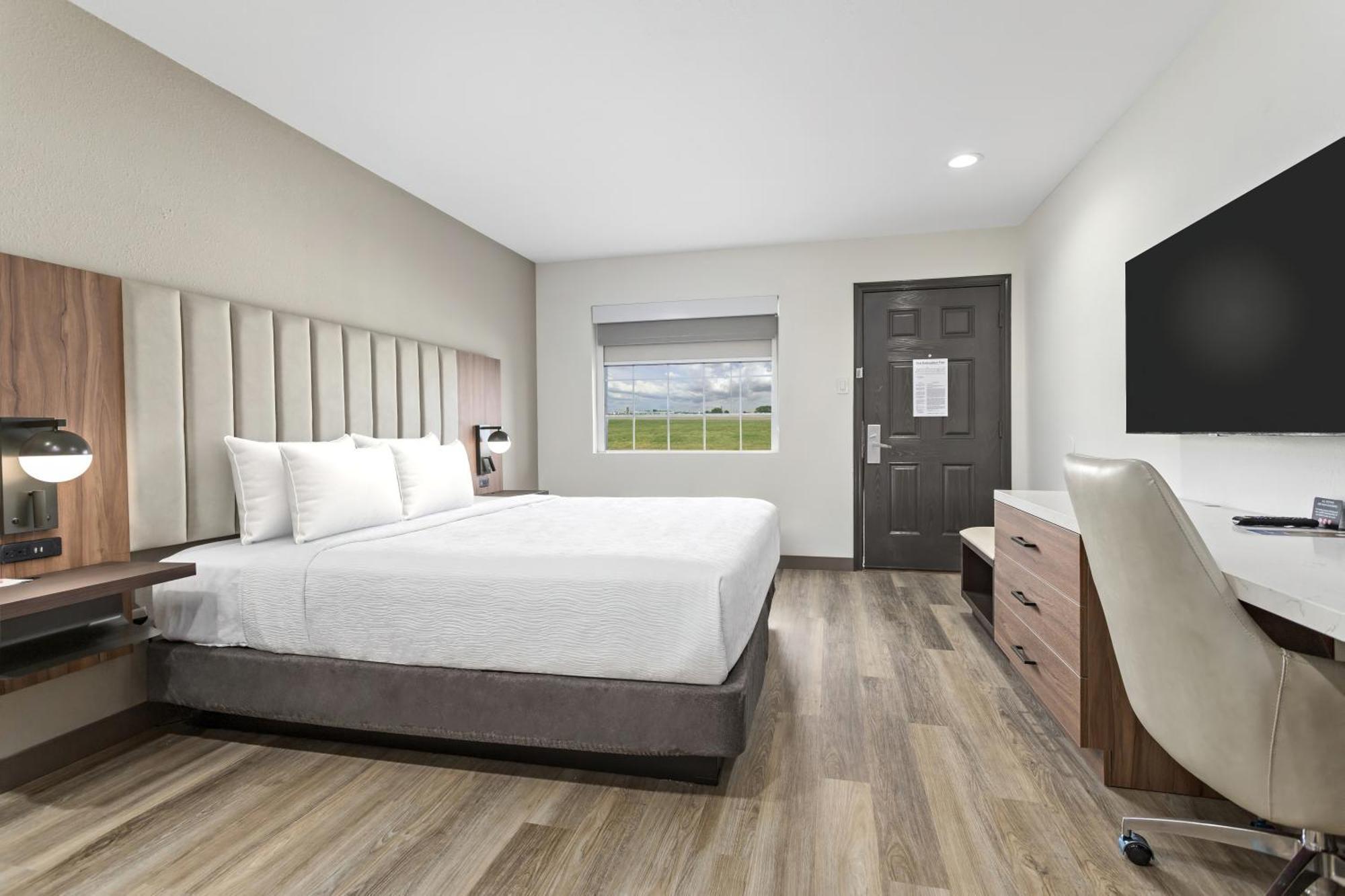 Baymont By Wyndham Beaumont Hotel Екстериор снимка